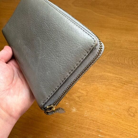 Fossil Caroline RFID Pebbled Grey Leather Zip Around Wallet - Picture 8 of 12